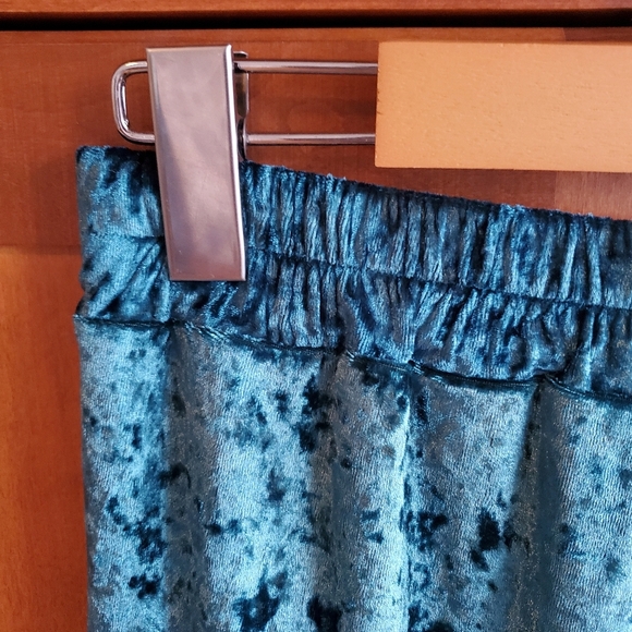 Crushed Velvet Wide Leg Pants - Picture 5 of 10